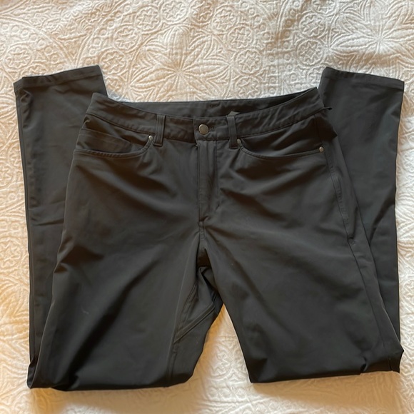 lululemon athletica Other - Lululemon Mens commission Slim-fit 32” length